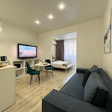 Uutnaya Quartira V Novom Dome Appartement Pavlodar Buitenkant foto